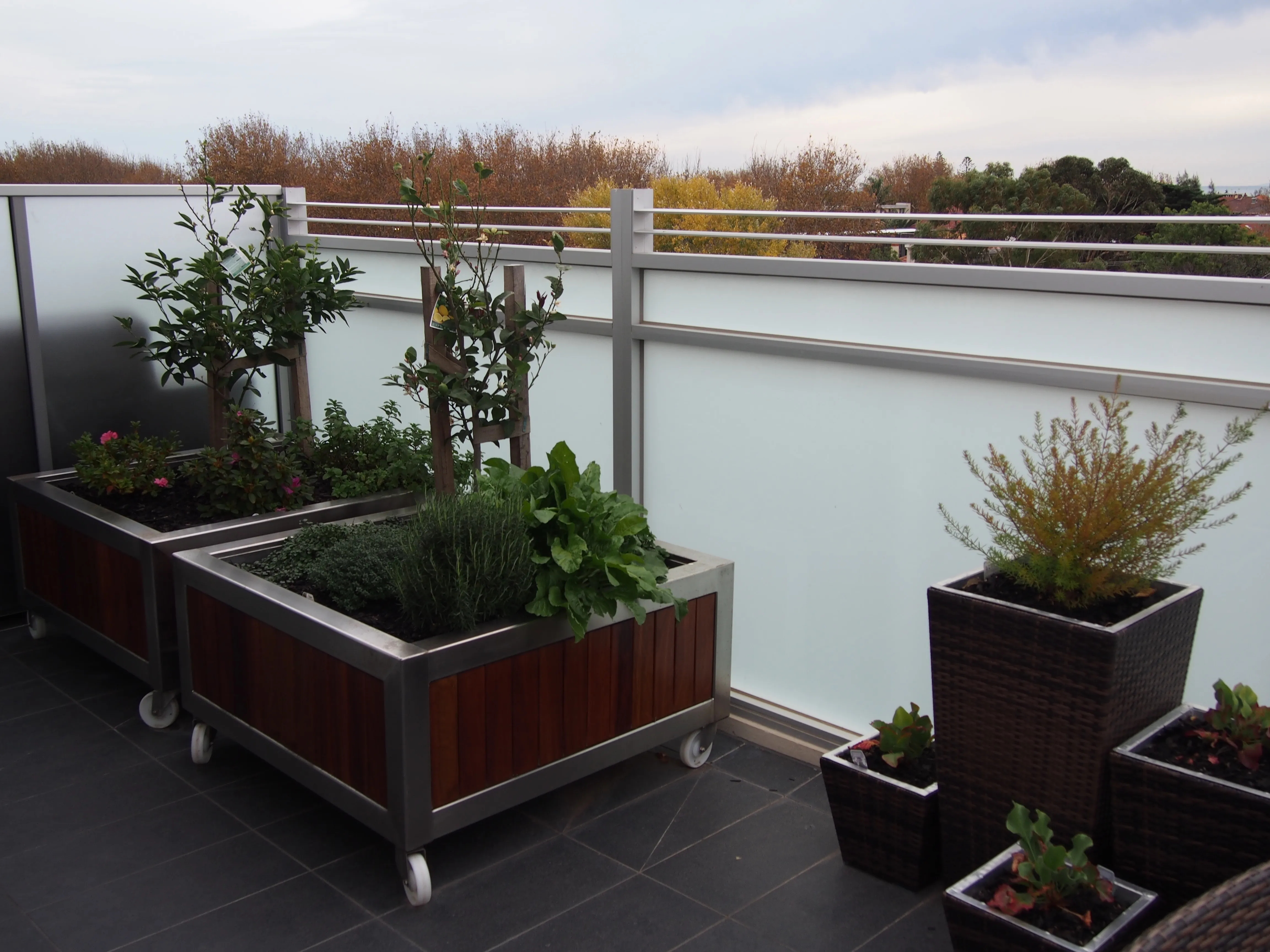 Balconyplanters 1564