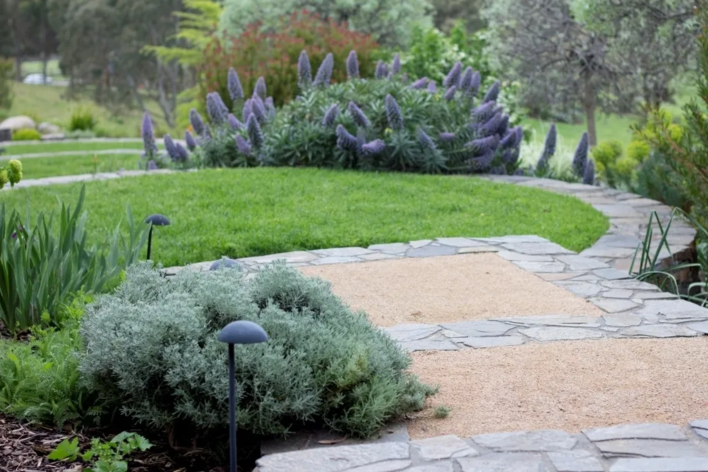 Gravel Steps 1677