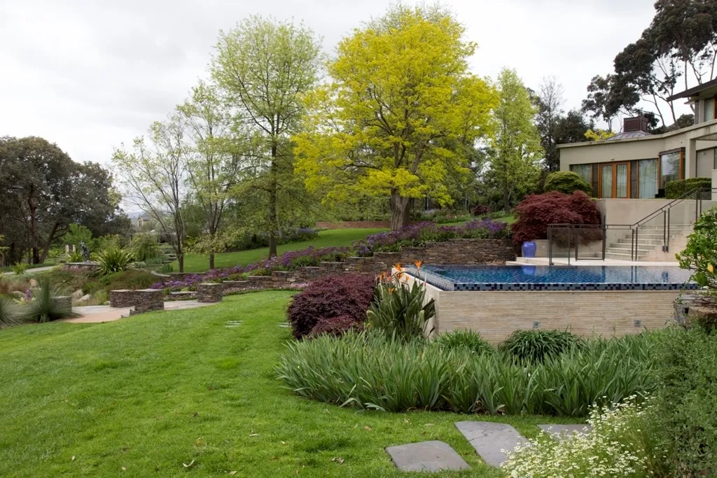 Lawn Pool 1681