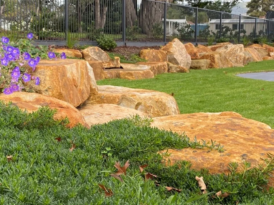 Mud stone wall