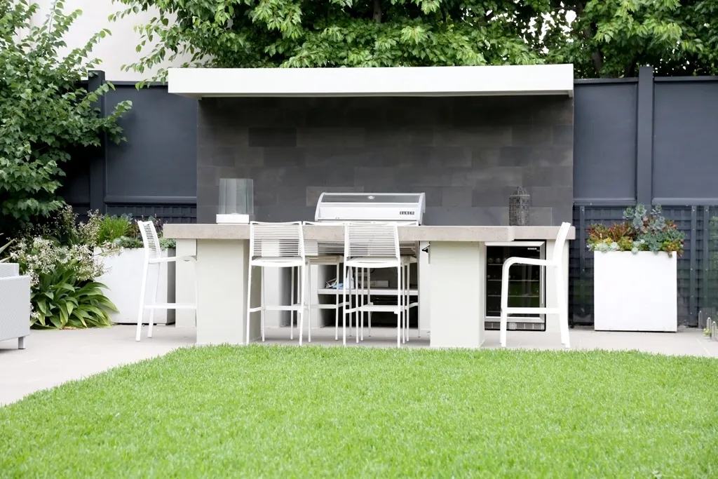 Outdoor Kitchen 1817