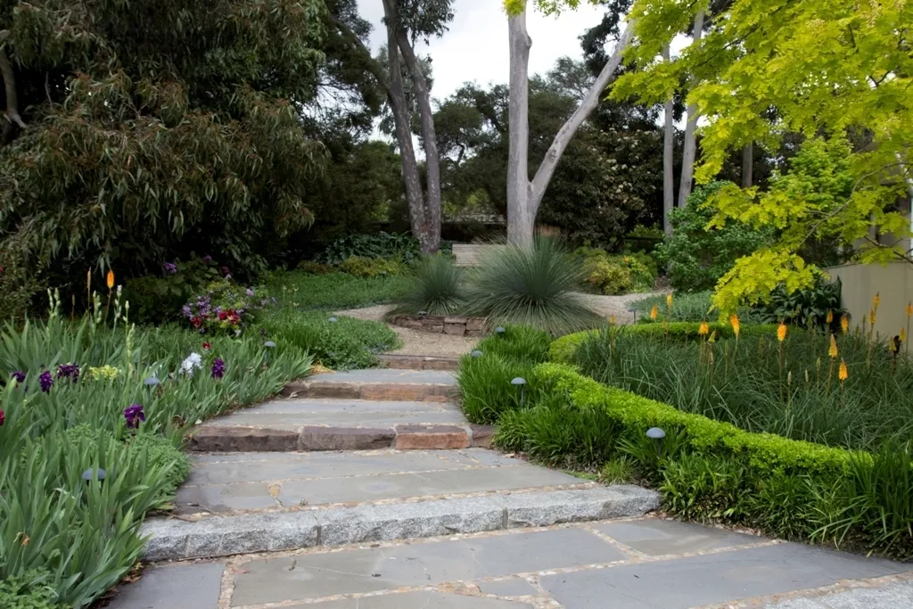 Path Garden 1684