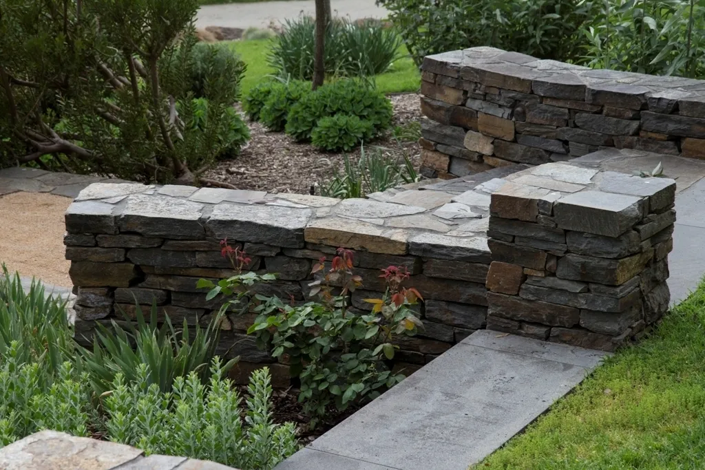 Retaining Wall 1687