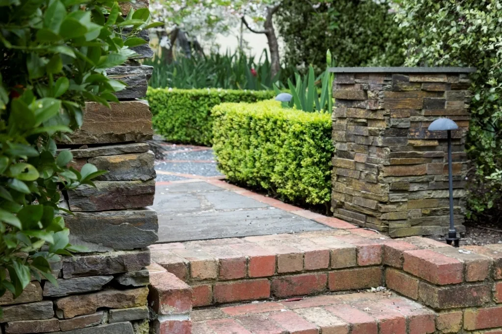 Stone Brick 1689